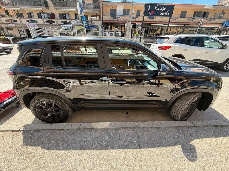 Usata Jeep Avenger Longitude 101 CV (74 kW) 2023 Nero SUV