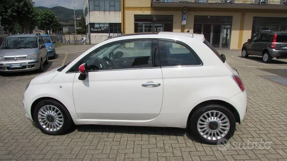 Usata Fiat 500 Lounge 75 CV (55 kW) 2007 Bianco Utilitaria