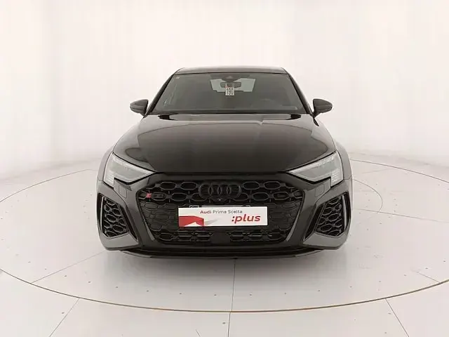 Usata Audi RS3 Sportback Ambiente 400 CV (294 kW) 2024 Nero mythos metallizzato Utilitaria