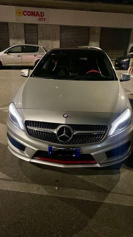 Usata 2012 Mercedes A250 Tre volumi | 16.000 € (Buon prezzo) - Immagine 1/4