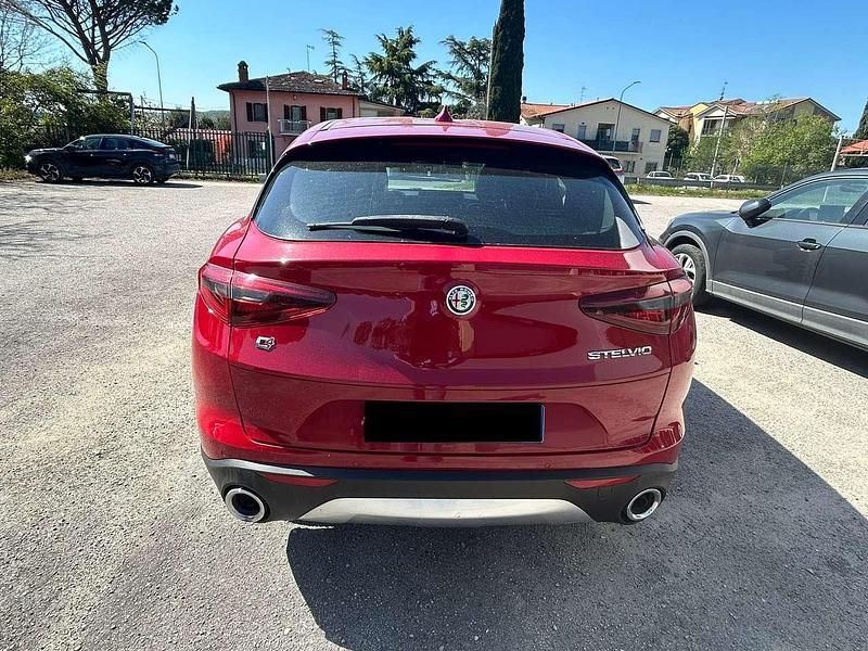 Usata Alfa Romeo Stelvio Business 209 CV (153 kW) 2018 Rosso SUV