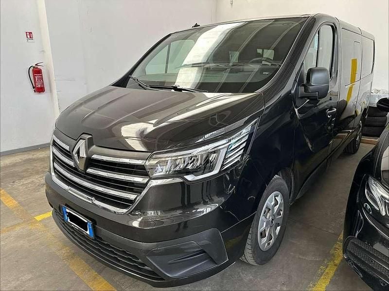 Usata Renault Trafic Zen 150 CV (110 kW) 2022 Nero Monovolume