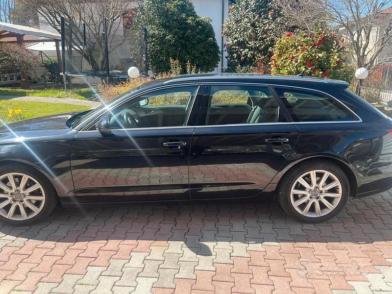 Usado Audi A6 190 CV (139 kW) 2014 Negro Familiar
