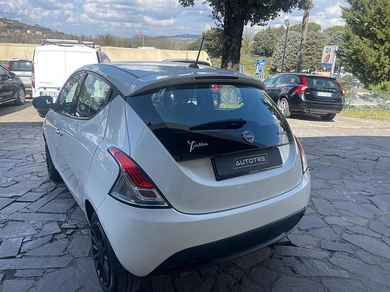 Usata Lancia Ypsilon Gold 69 CV (50 kW) 2022 Other Utilitaria