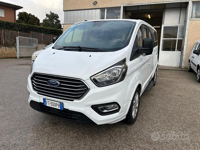 Usata Ford Tourneo 170 CV (125 kW) 2019 Bianco Monovolume