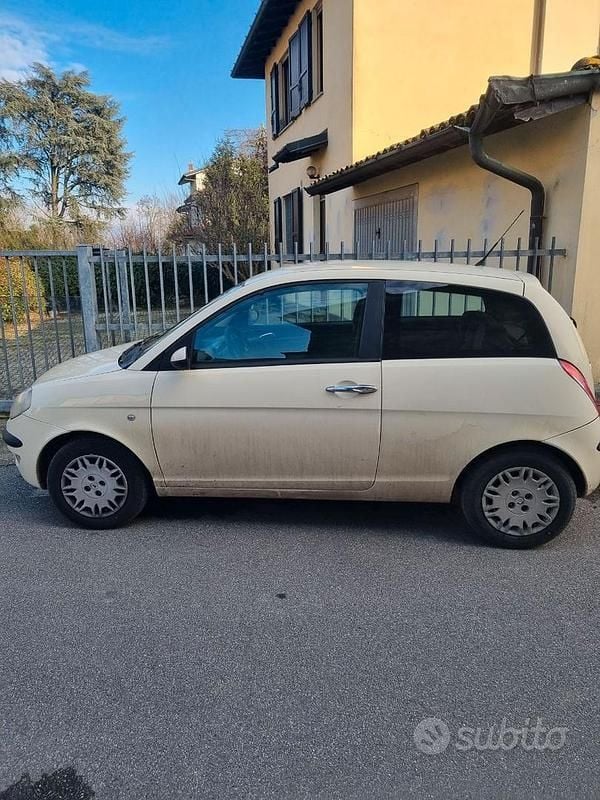 Usata Lancia Ypsilon 69 CV (50 kW) 2003 Utilitaria