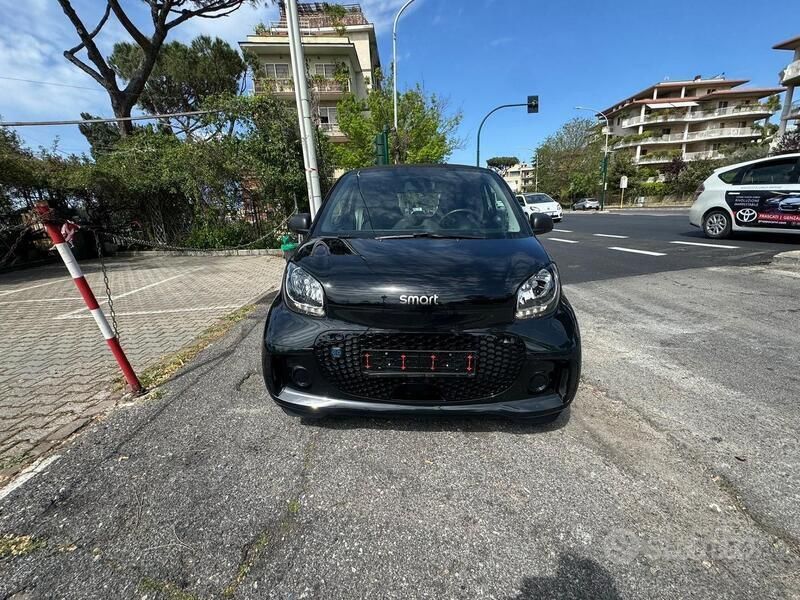 Nero Usata 2020 Smart ForTwo Electric Drive Passion Tre volumi | 10.800 € (Super prezzo) - Immagine 1/4