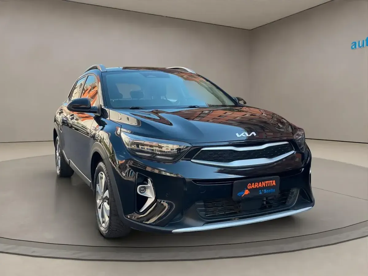 Usata Kia Stonic 100 CV (73 kW) 2023 Nero SUV