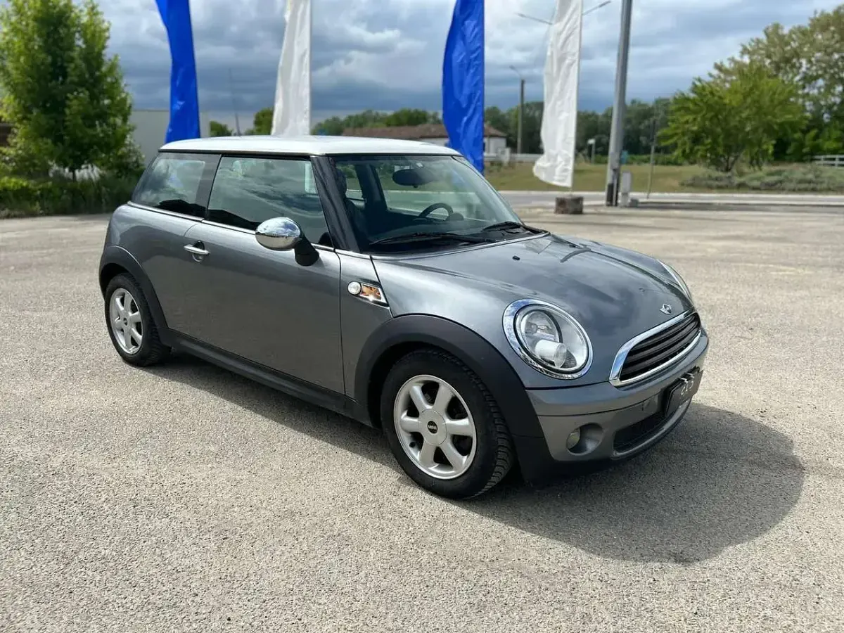 Begagnad Mini Cooper 75 HK (55 kW) 2010 Grå Halvkombi