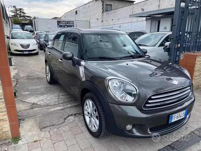 Usata Mini Cooper Countryman Business 111 CV (81 kW) 2016 Marrone SUV