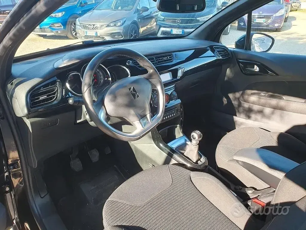 Usata DS Automobiles DS3 So Chic 82 CV (60 kW) 2014 Nero Cabrio