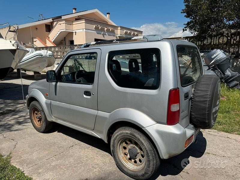 Usata Suzuki Jimny 86 CV (63 kW) 2006 Grigio SUV