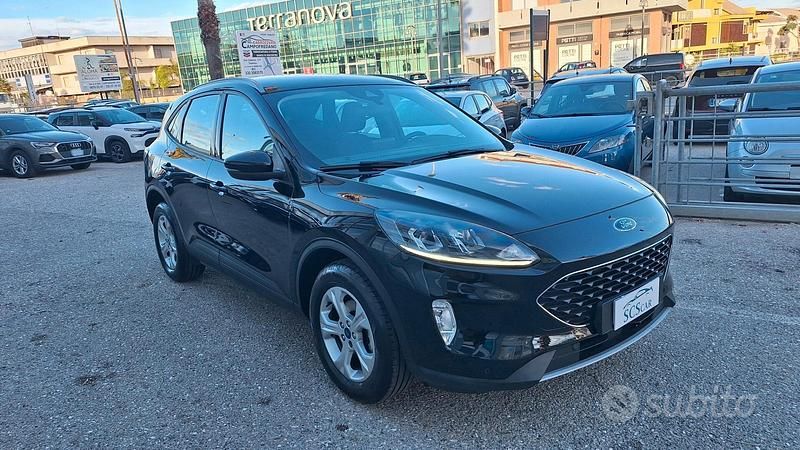 Usata Ford Kuga 120 CV (88 kW) 2021 Nero SUV