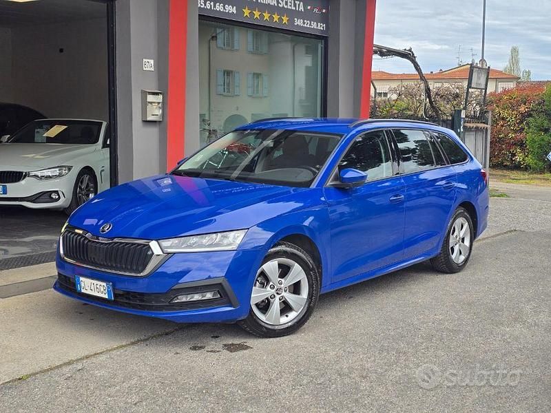 Usata Skoda Octavia Executive 116 CV (85 kW) 2022 Blu mediterraneo Station wagon