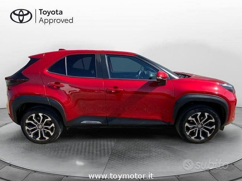 Usata Toyota Yaris Cross Trend 116 CV (85 kW) 2022 Rosso SUV