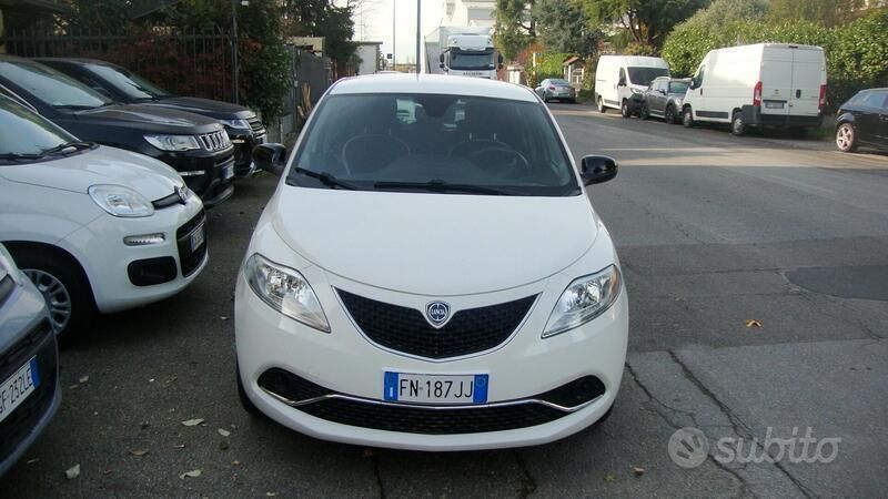 Bianco Usata 2018 Lancia Ypsilon Gold Due volumi | 8900 € (Buon prezzo) - Immagine 1/2