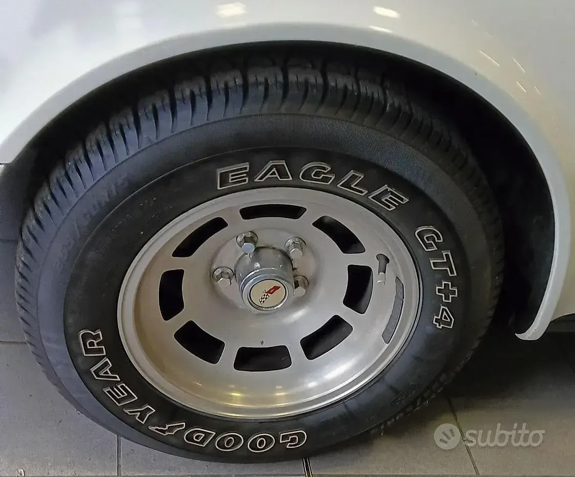 Usata Chevrolet Corvette C3 279 CV (205 kW) 1986 Bianco