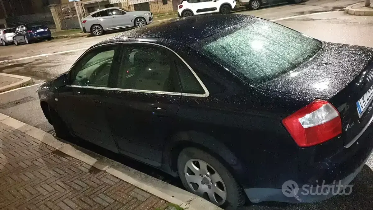 Usata Audi A4 130 CV (95 kW) 2004 Blu Berlina