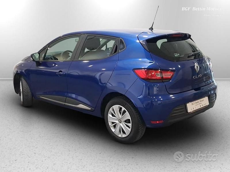 Usata Renault Clio IV Life 75 CV (55 kW) 2019 Blu Berlina