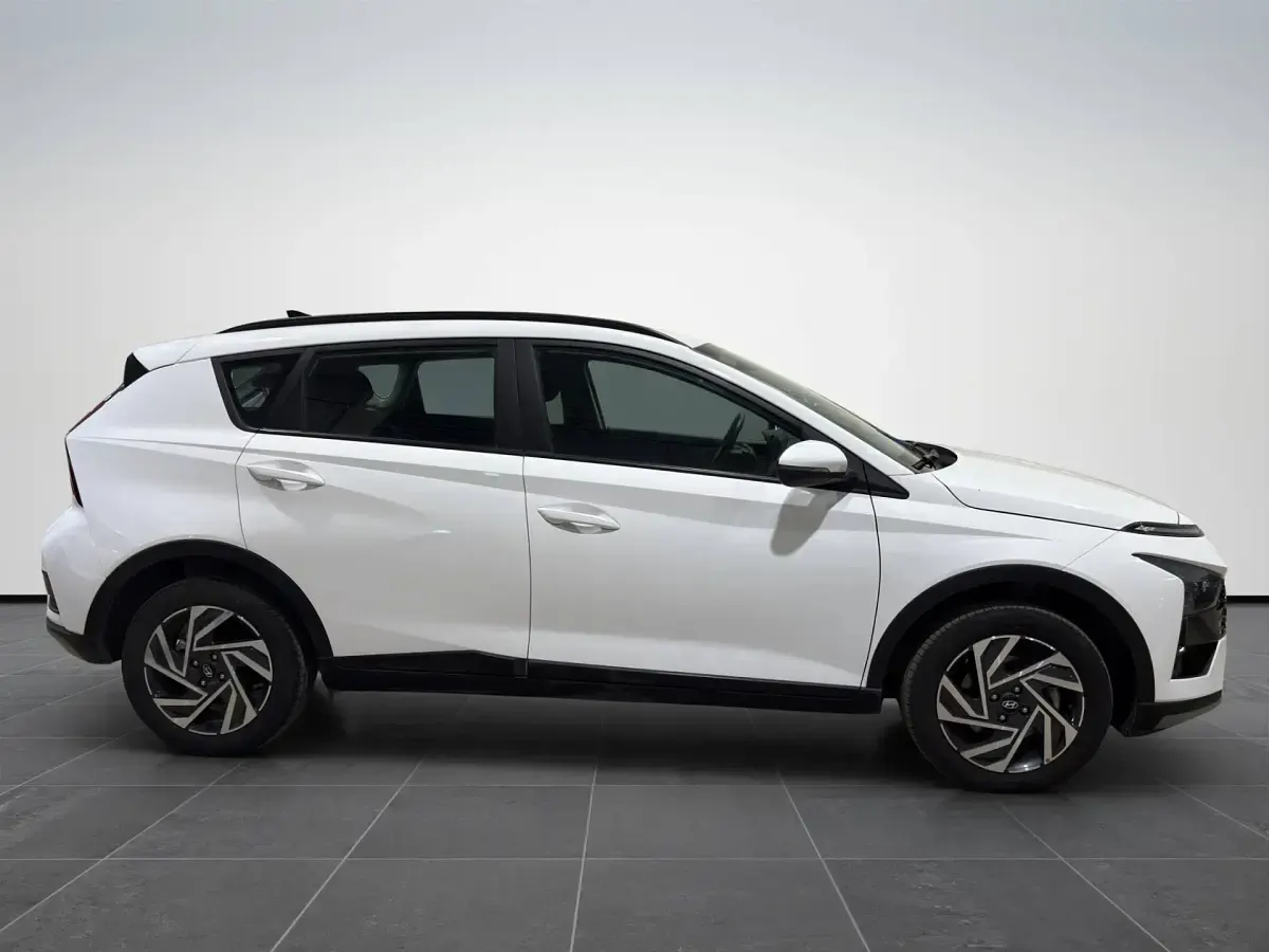 Usata Hyundai Bayon 79 CV (58 kW) 2025 Atlas white SUV
