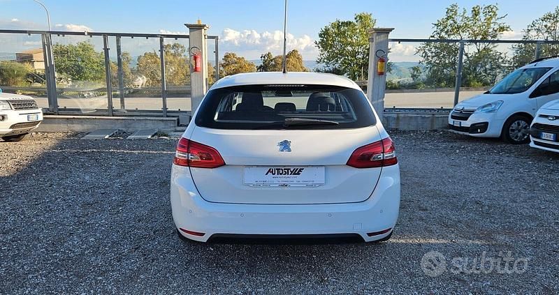 Usata Peugeot 308 SW Allure 120 CV (88 kW) 2017 Bianco Station wagon