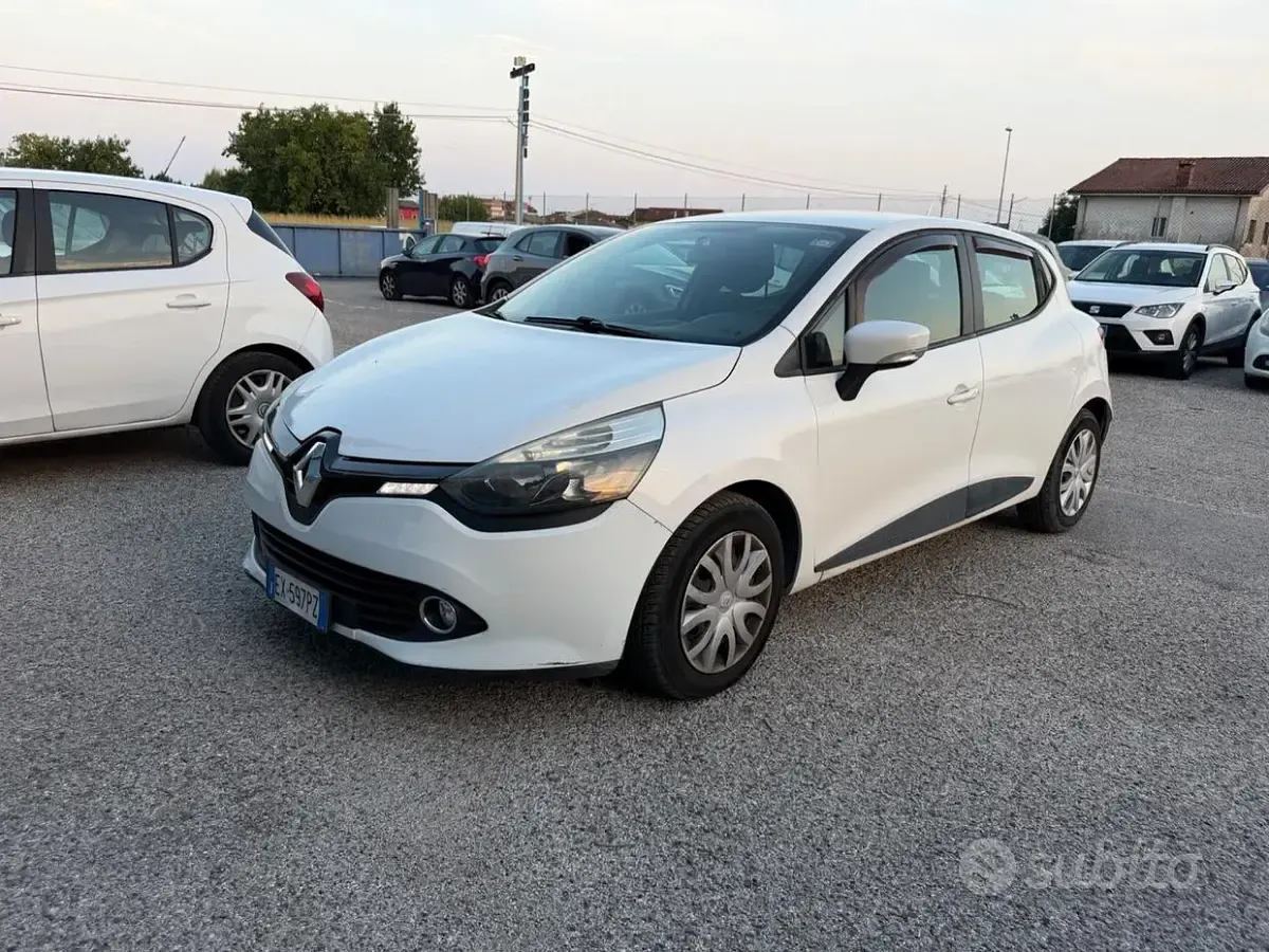Usata Renault Clio IV 73 CV (53 kW) 2014 Bianco Berlina