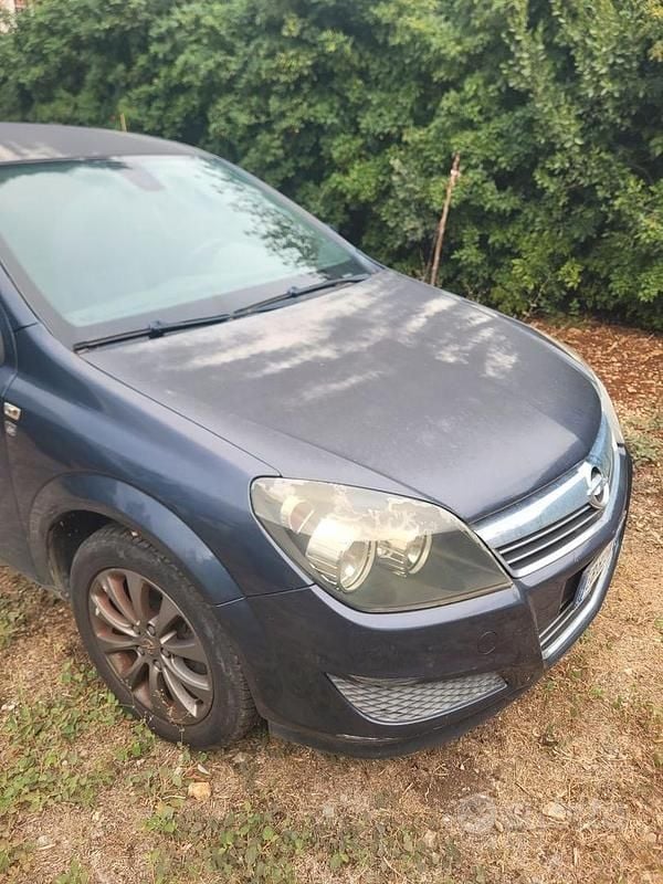 Usata Opel Astra 68 CV (50 kW) 2011 Blu Station wagon