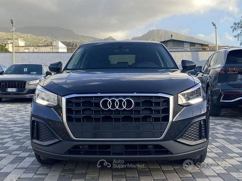 Usata Audi Q2 Business 116 CV (85 kW) 2023 Grigio SUV