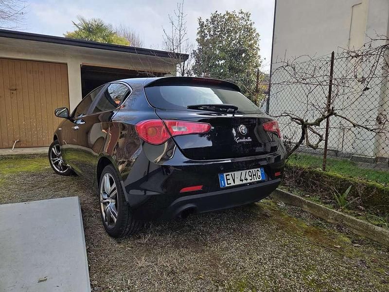 Usata Alfa Romeo Giulietta Distinctive 105 CV (77 kW) 2014 Nero Utilitaria