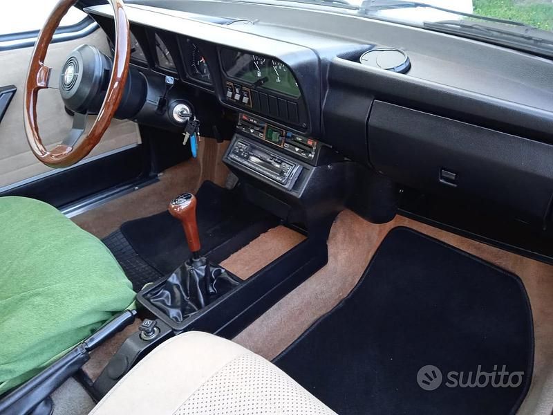 Usata Alfa Romeo GTV 130 CV (95 kW) 1981 Grigio Coupé