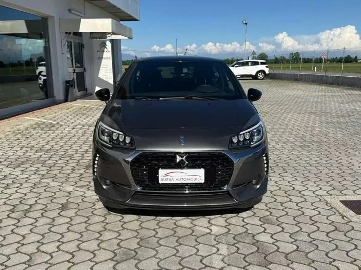Usata DS Automobiles DS3 Sport Chic 75 CV (55 kW) 2018 Grigio platinum Berlina