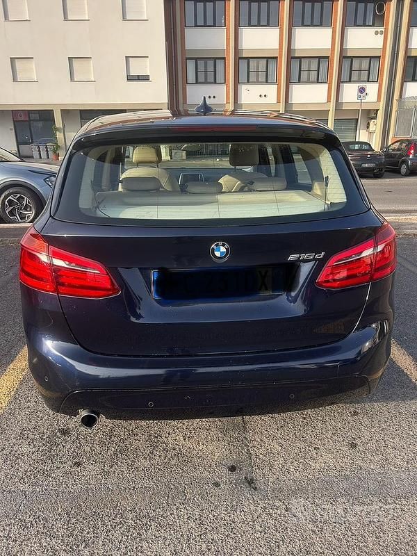 Usata BMW 216 Active Tourer Efficient Dynamics 116 CV (85 kW) 2016 Blu Monovolume