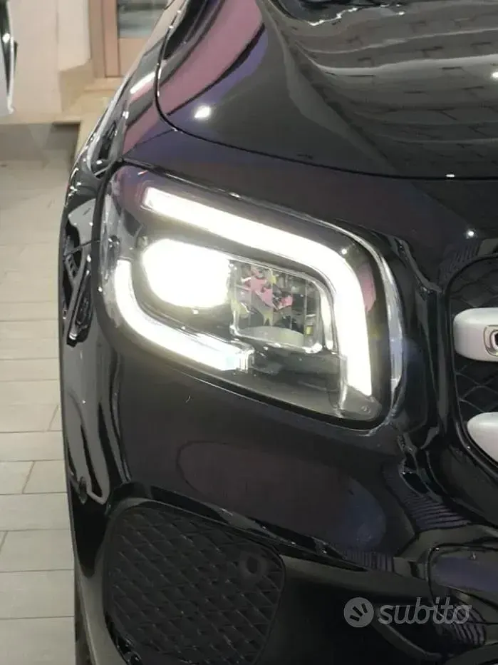 Usata Mercedes GLB180 Executive 116 CV (85 kW) 2021 Grigio SUV