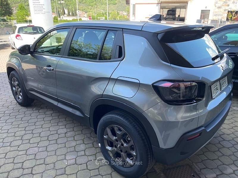 Nuova Jeep Avenger Longitude Plus 110 CV (80 kW) 2026 Beige SUV