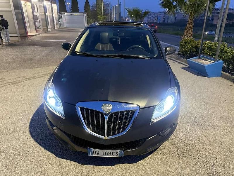 Usata Lancia Delta 120 CV (88 kW) 2009 Utilitaria