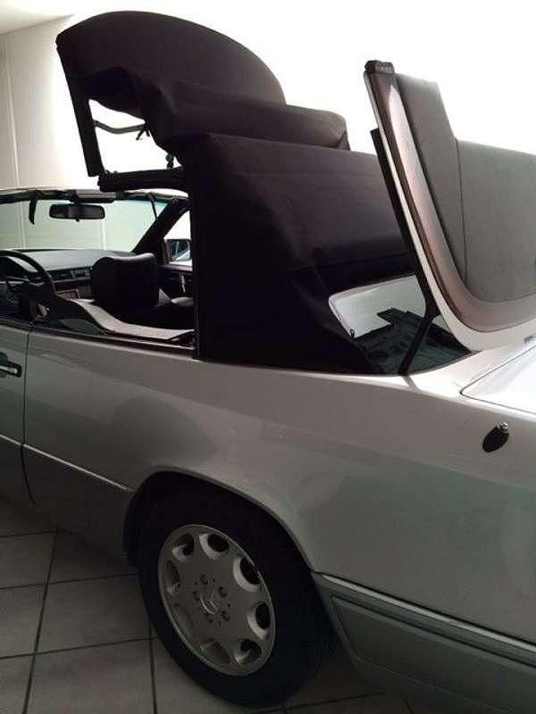 Usata Mercedes E200 136 CV (100 kW) 1994 Cabrio