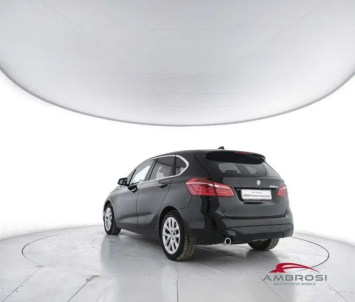 Usata BMW 225 iPerformance 220 CV (161 kW) 2021 Nero Monovolume