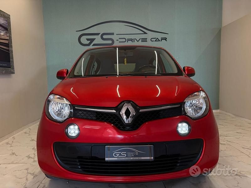 Usata Renault Twingo Life 69 CV (50 kW) 2015 Rosso Utilitaria