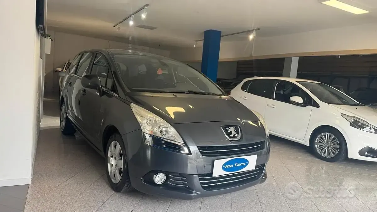 Usata Peugeot 5008 Premium 109 CV (80 kW) 2010 Nero Monovolume