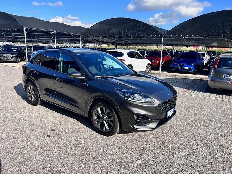 Usata Ford Kuga ST-Line 120 CV (88 kW) 2024 Grigio scuro SUV