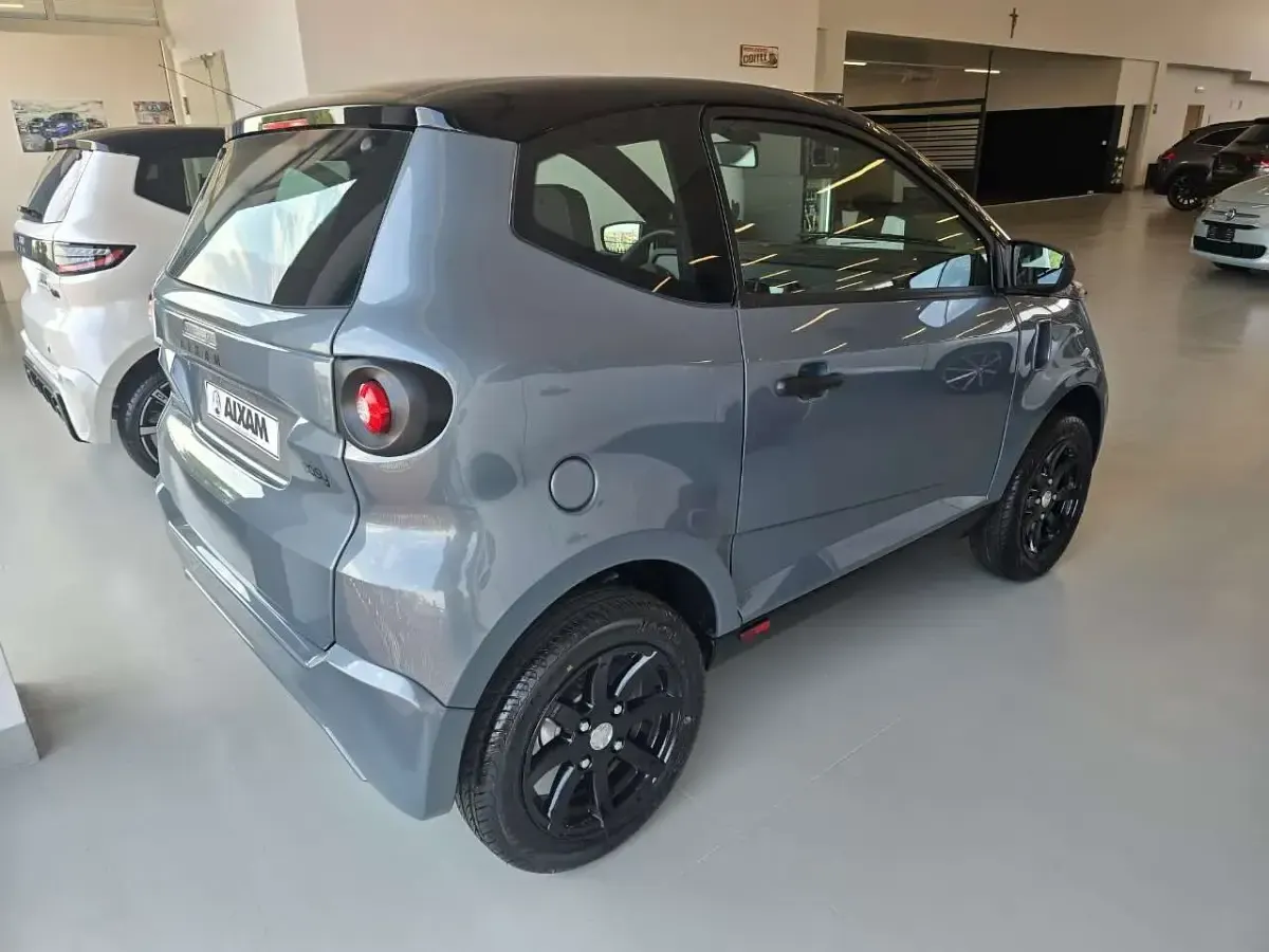 Nuova Aixam City Chic 2026 Verde giada/tetto nero Berlina