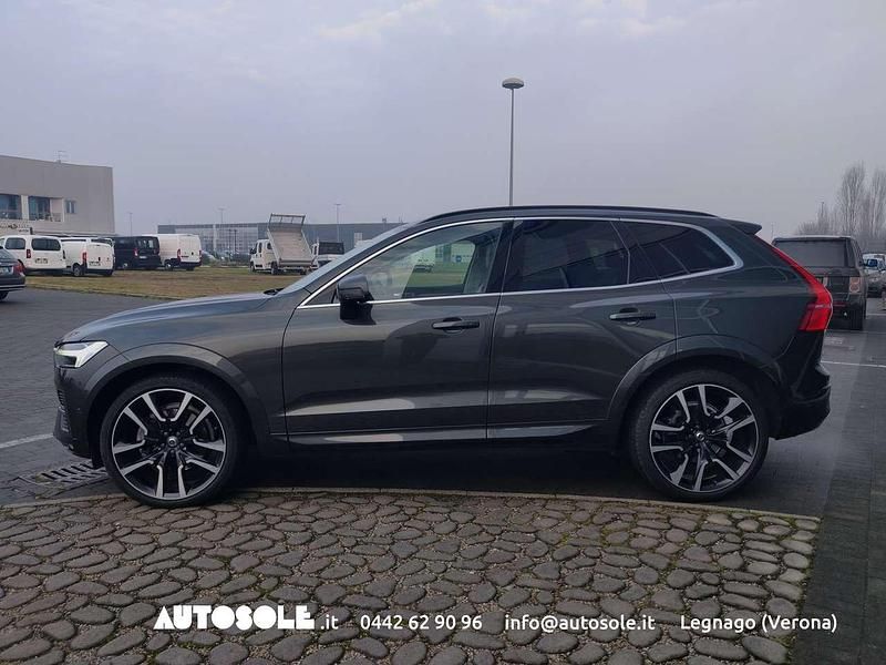 Usata Volvo XC60 Momentum 197 CV (144 kW) 2021 Grigio SUV