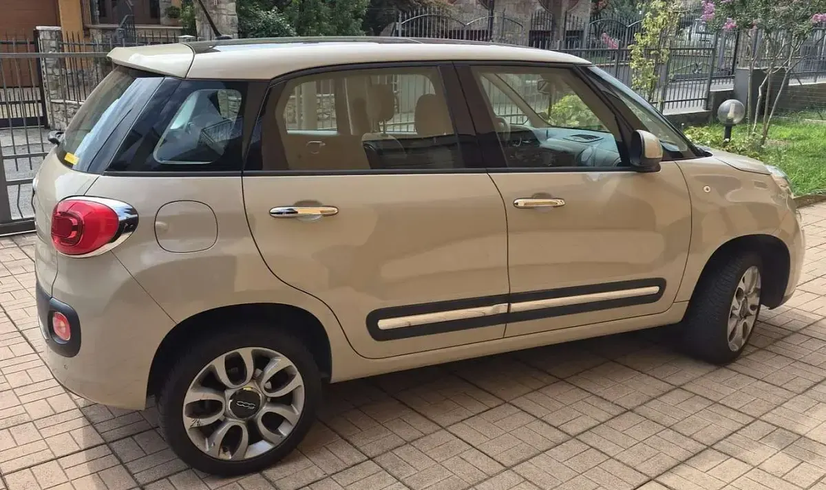 Usata Fiat 500L Lounge 80 CV (58 kW) 2013 Beige Monovolume