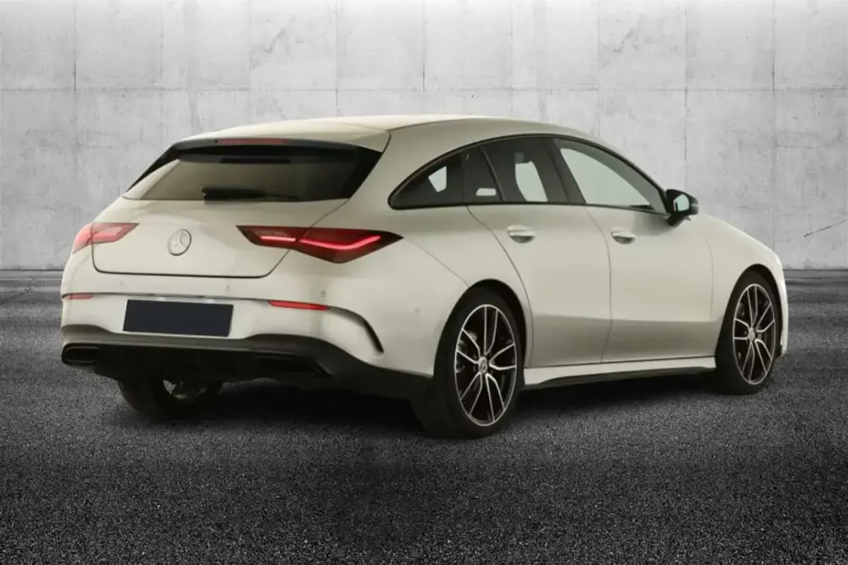 Usata Mercedes CLA200 AMG Line Premium 150 CV (110 kW) 2025 Argento Station wagon