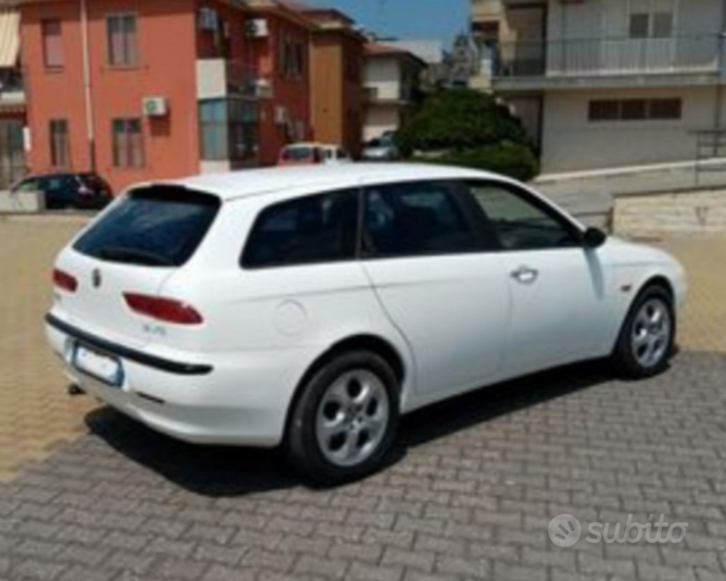 Usato 2001 Alfa Romeo 1900 Diesel (799 €)