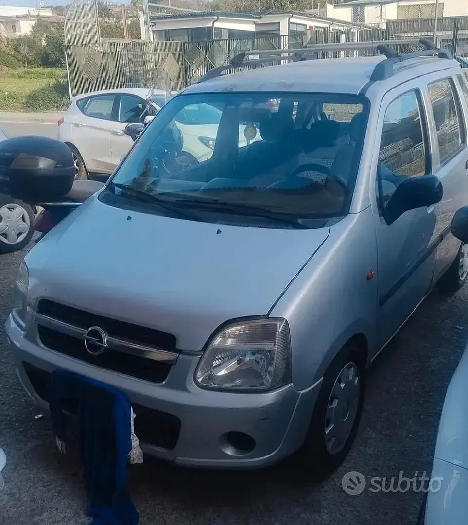Usata Opel Agila 75 CV (55 kW) 2004 Grigio Monovolume
