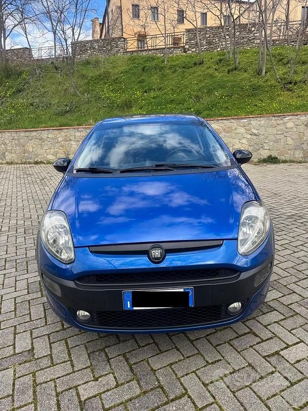 Usata Fiat Grande Punto 75 CV (55 kW) 2012 Blu Utilitaria