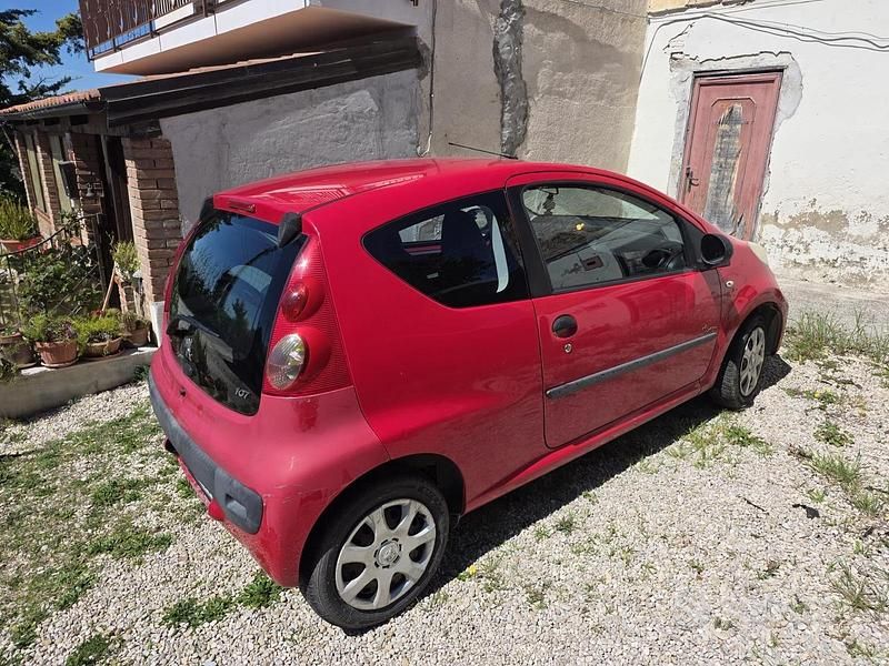 Usata Peugeot 107 68 CV (50 kW) 2010 Utilitaria
