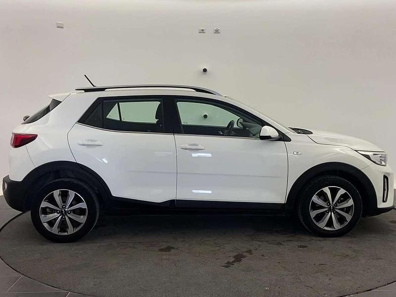 Usata Kia Stonic Style 84 CV (61 kW) 2022 Bianco SUV