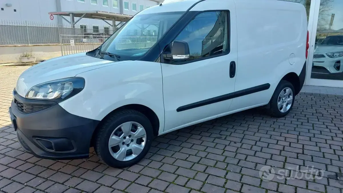 Usata Fiat Doblò Lounge 95 CV (69 kW) 2020 Bianco